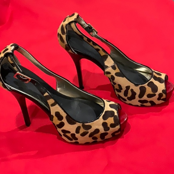 Guess Leopard Print Peep Toe Heels EUC - Size 7 - Picture 3 of 14